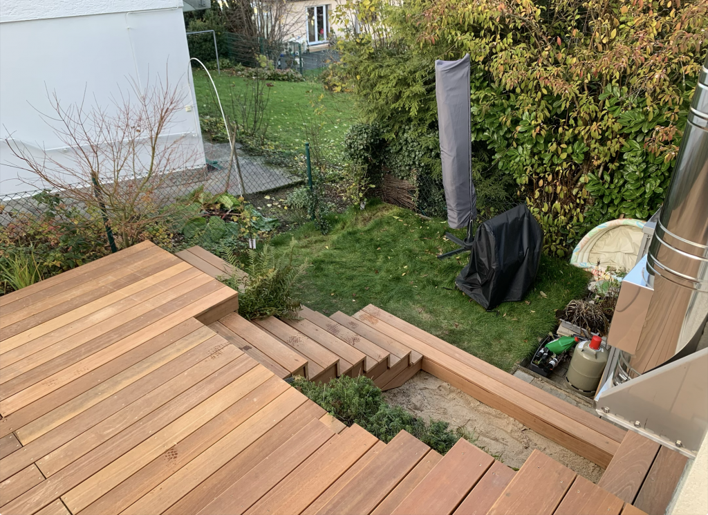 Mehrstufige Bangkirai Holzterrasse Referenzprojekt Terrassenbau Frankfurt Rhein-Main