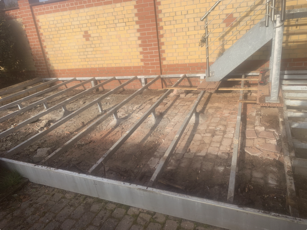 Rückbau alter WPC Terrasse Terrassensanierung Offenbach Rumpenheim