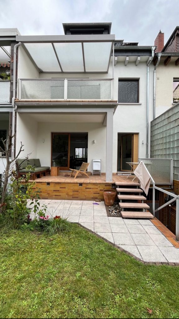 Ausgangssituation vor dem Bau der neuen Bambusterrasse in Frankfurt-Bornheim.
