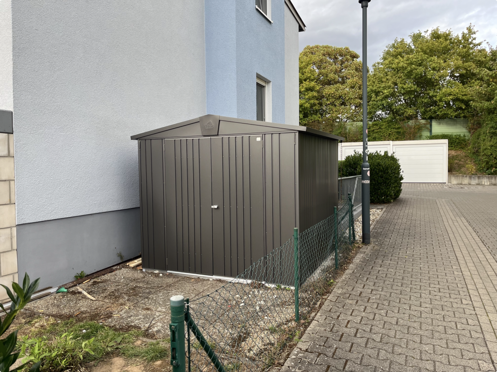 Fertig montiertes Biohort Europa 4 Gartenhaus in Eschborn