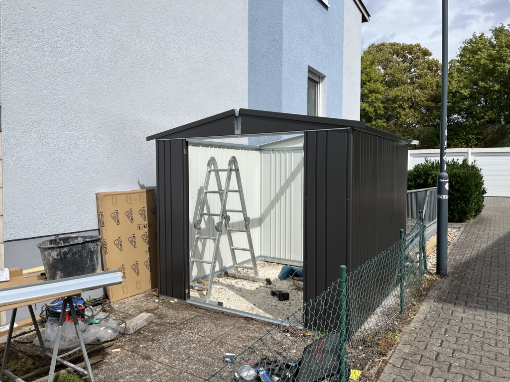 Montage eines Biohort Europa 4 Gartenhauses in Eschborn